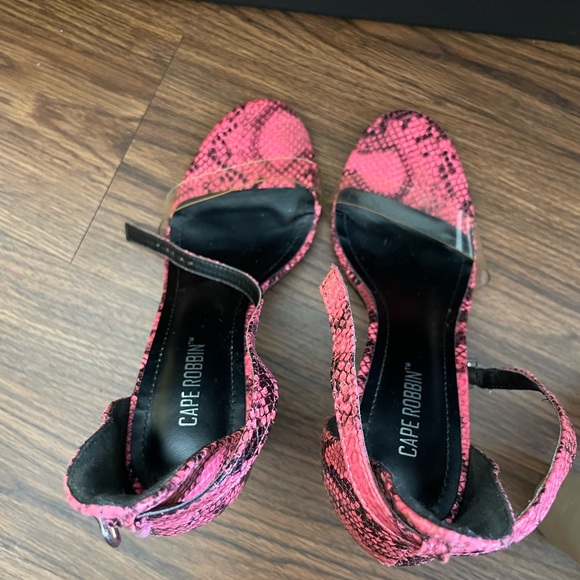 Pink snake print high heels - Picture 3 of 3